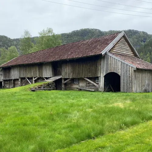 Loa-paa-Kolbeinstveit-Foto-Bygg-og-Bevar