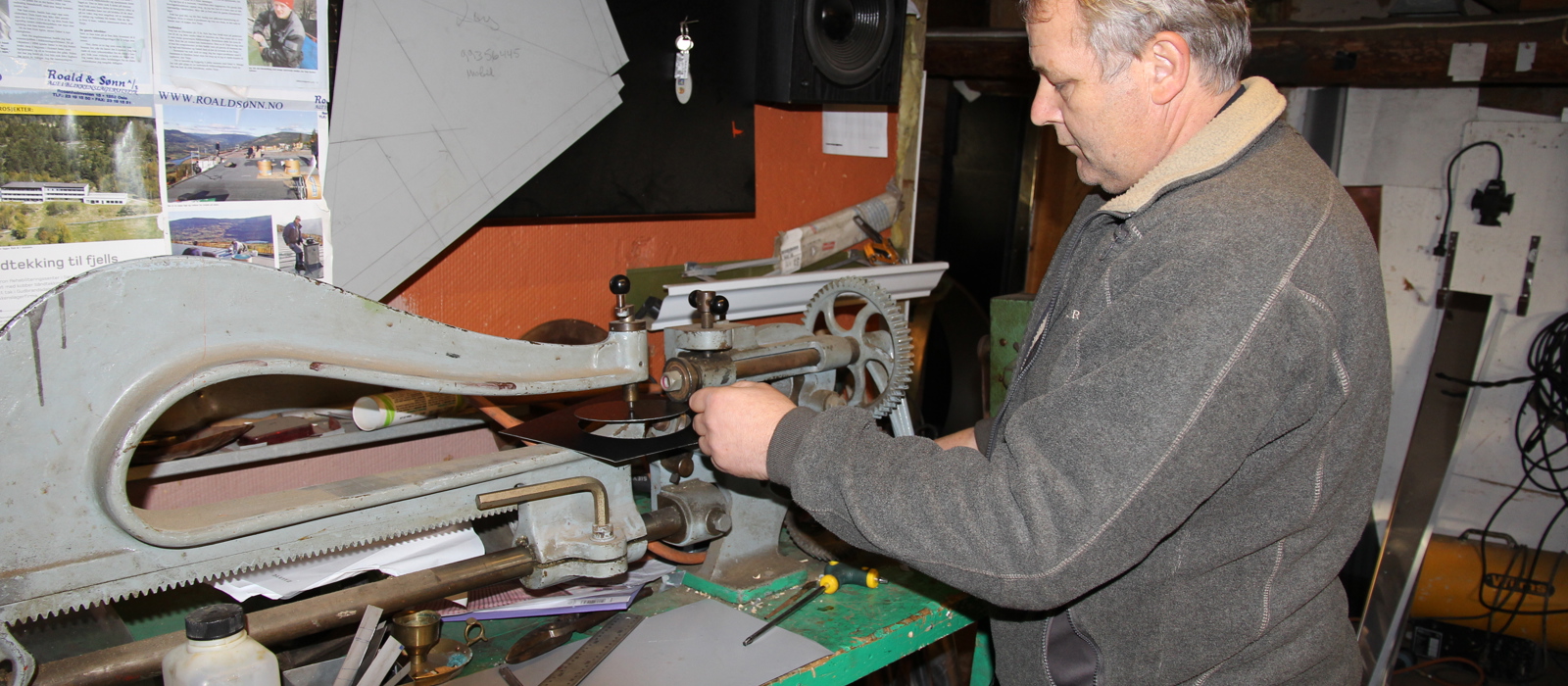 Blikkenslagermester Lars Eriksen. Foto: Christer Stenby