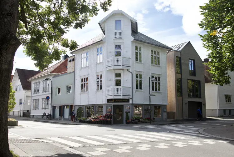 A0EEDC8C E595 4003 A955 F8DB89EFB896 1 201 A