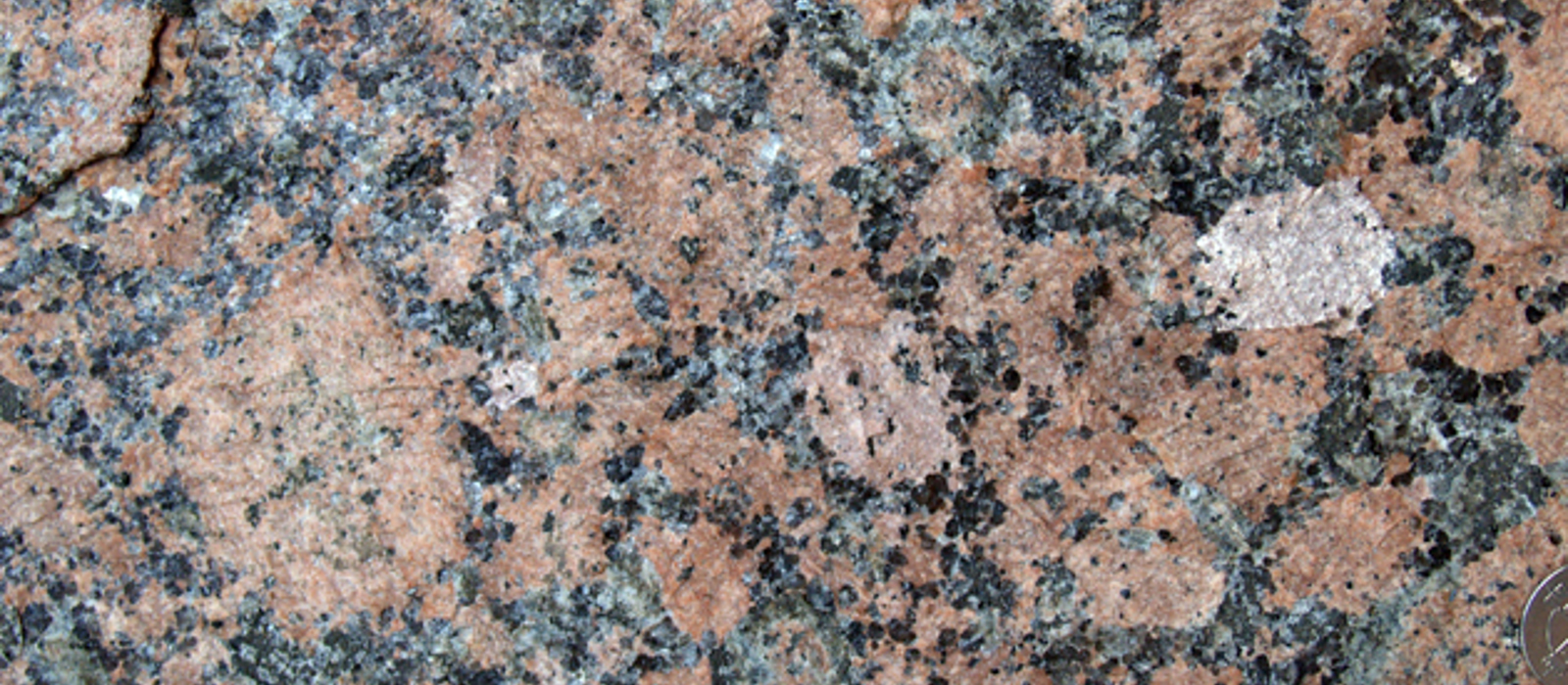 "Eage red" - Grovkornig granitt fra Finland. Foto: Tom Andersen