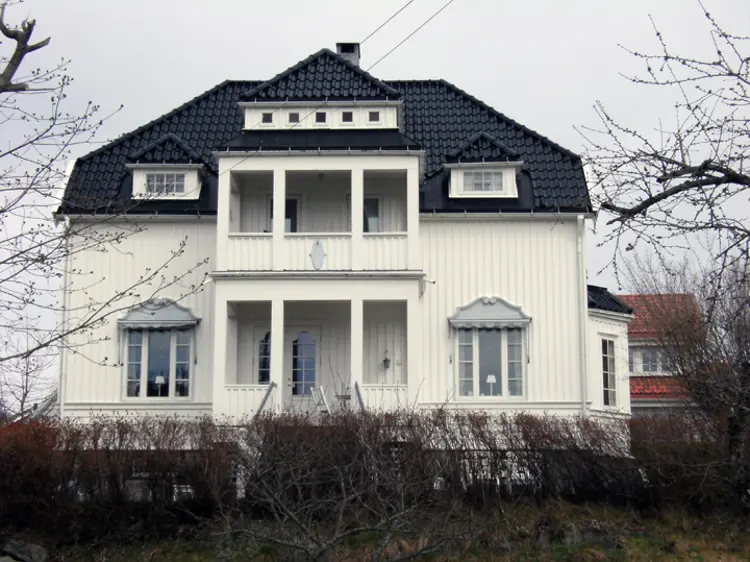 JomfrubråtveienJomfrubråtveien, nybarokk og nyklassisisme fra 1916. Foto: Byantikvarens arkiv. Foto: Byantikvarens arkiv