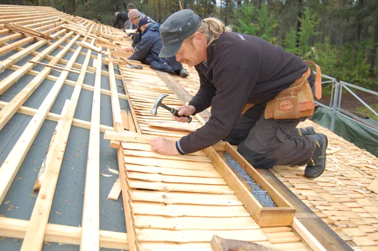 Tekking med stikker. Foto: Norsk Kulturminnefond