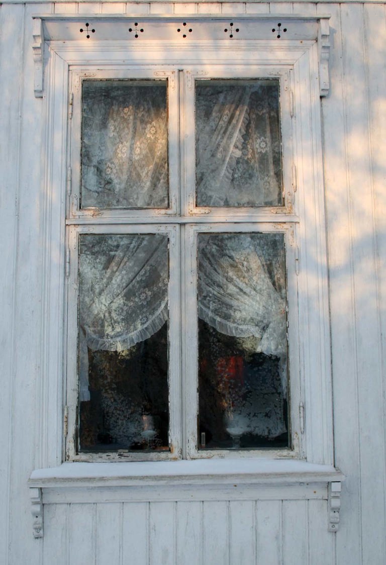 110 år gammelt vindu. Foto: Ola H. Fjeldheim