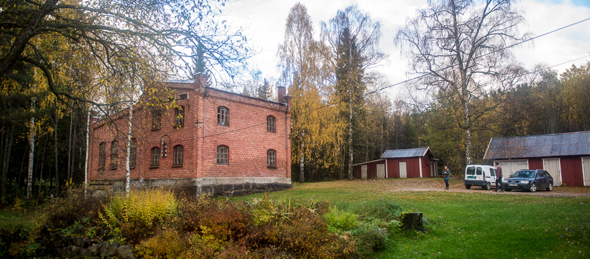 Kraftstasjonen bærer alderen sin godt, og bortsett fra skadene som er forårsaket av mange år med taklekkasjer, er bygningen i god stand, takket være gode materialer og godt håndverk. Foto: Sjur harby