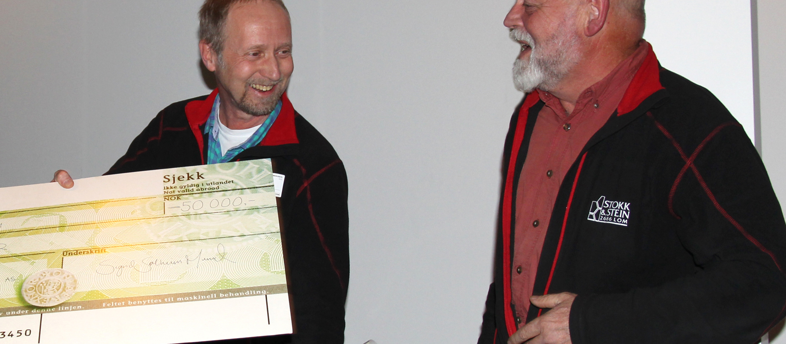 Tømrerbedriften Stokk & Stein AS fra Lom tildeles Bygg og Bevar-prisen  for 2014. Foto>: Christel Wigen Grøndahl, Bygg og Bevar