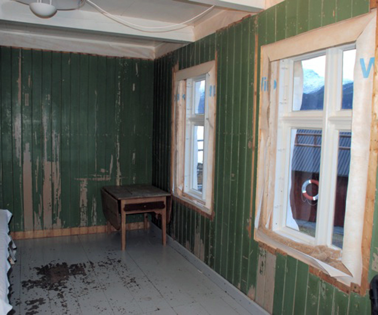 Panelet er satt på plass igjen. Foto: Ragnhild Dietrichson