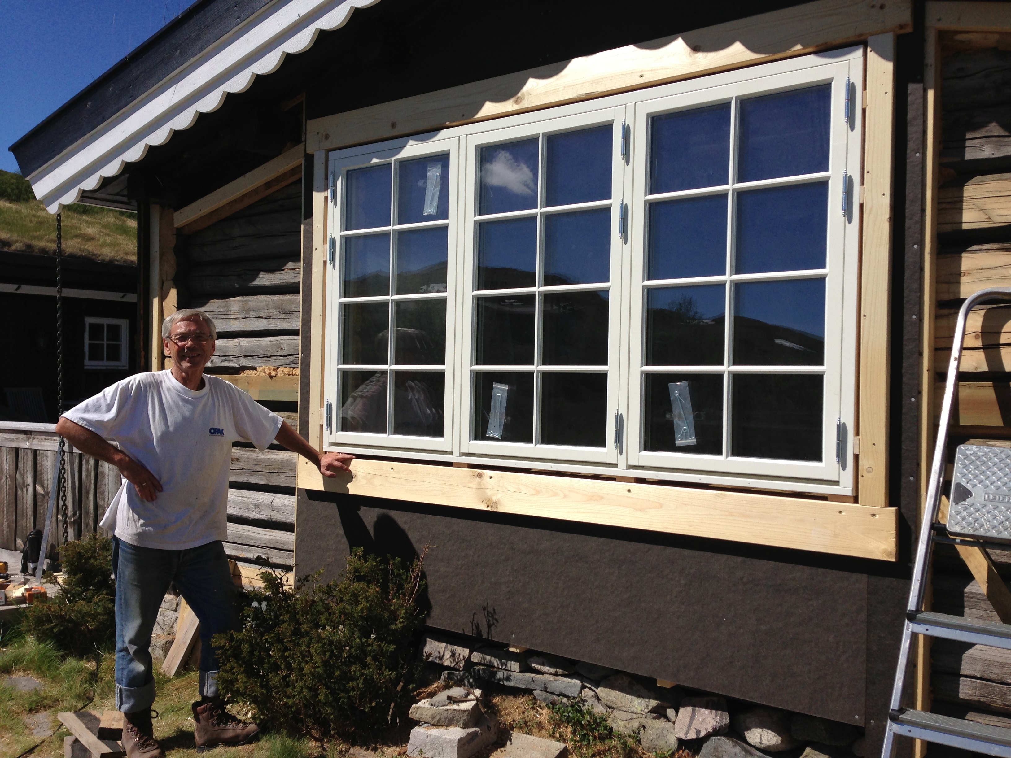 Og saa er vinduet og omrammingen paa plass inkl vindtetteplater.jpg