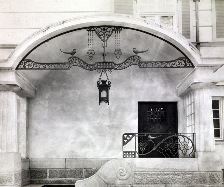 Inngangangsparti i jugendstil, Kristine Lundvei 4. Foto: Arkiv Kunstindustrimuseet