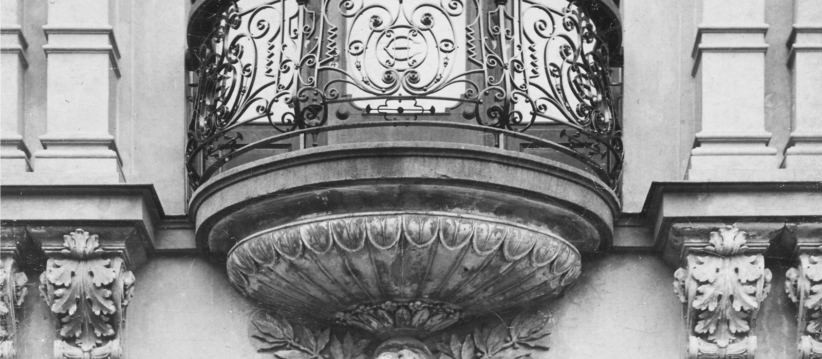 Balkong i Arbinsgate 11. Foto: Arkiv Kunstindustrimuseet