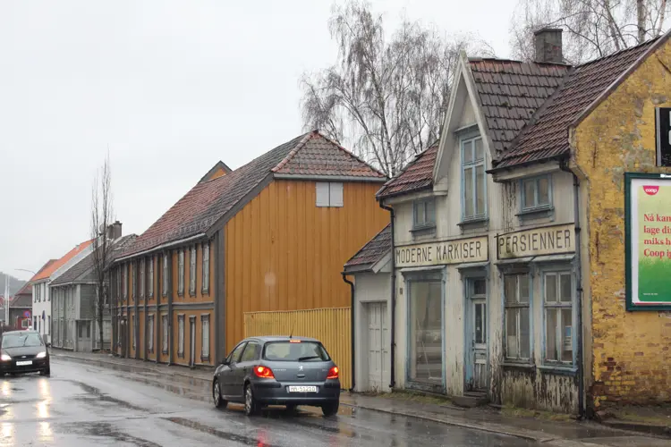 Markiser i Halden