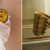 To eksempler på gardinoppheng fra 1800-tallet; En forgylt rosett og en forgylt bøyle holder elegant sidesjalene på plass.