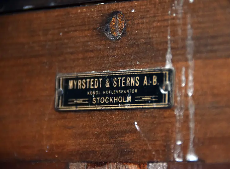 Skilt fra møbelprodusenten Myrstedt & Stern. Foto: Sjur Harby