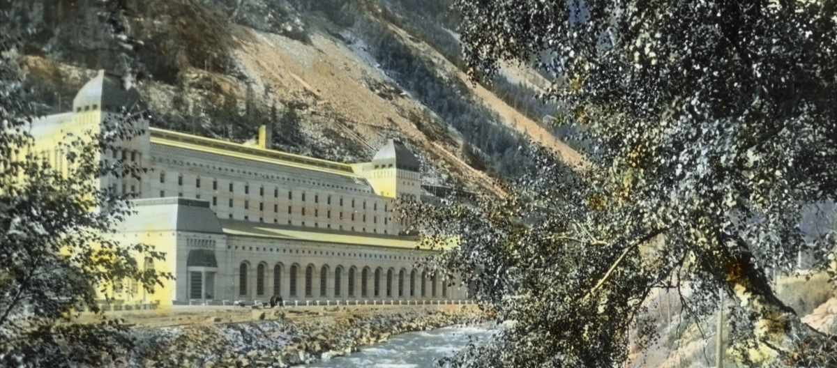 Rjukan. Foto: Anders B Wilse, Digitalt Museum