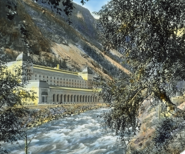 Rjukan. Foto: Anders B Wilse, Digitalt Museum