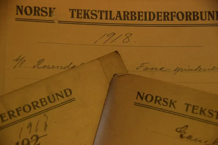 Dokumentene fra Seilduken lå i mapper merket Norsk Tekstilarbeiderforbund. Sammenligner vi forholdene ved Seilduken med landets øvrige tekstilfabrikker, ser vi at forholdene var nedre her enn for eksempel i Hordaland og Rogaland der arbeidsgiverne aktivt motarbeidet arbeidernes organisering.