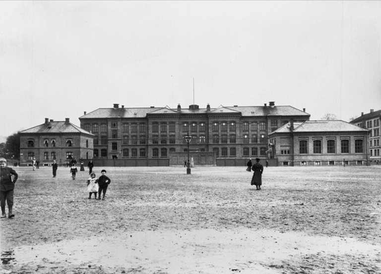 Vahl skole ca 1910.jpg