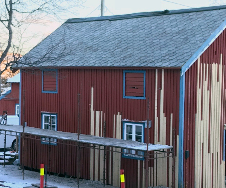 Sluttført! Nå mangler bare et strøk med tranmaling. Foto: Karl Prytz/Bygningsvernprosjektet