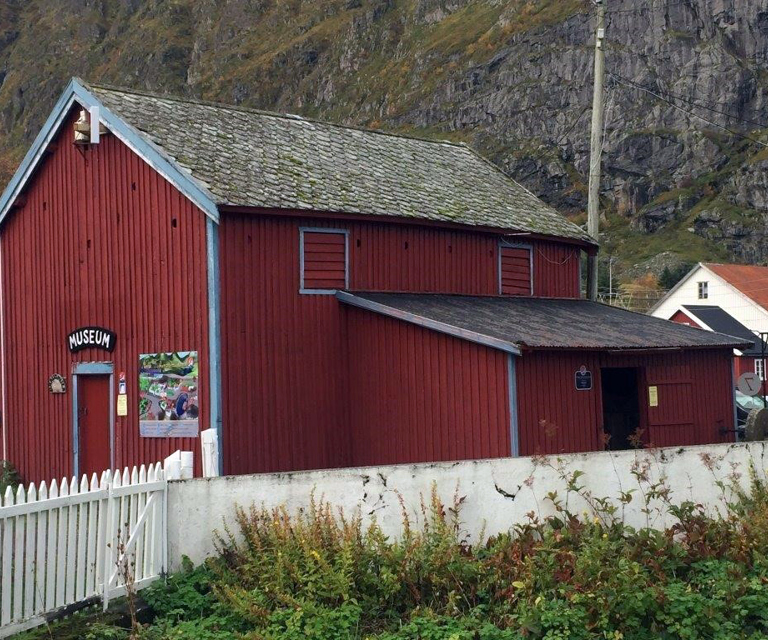 Vedsjåen før arbeidene startet opp. Andre etasje er godt ventilert. Her var det tidligere tørkeloft for klær. Foto: Karl Prytz/Bygningsvernprosjektet