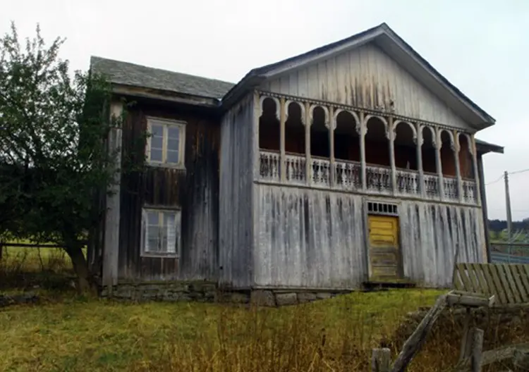 nedre_dahl_gard_i_vestringsbygda__nord-aurdal_foto_odd_arne_rudi_bygningsvernr_dgjevar_ved_valdresmusealo.jpg