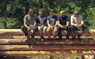 Karer og eier på laftekurs