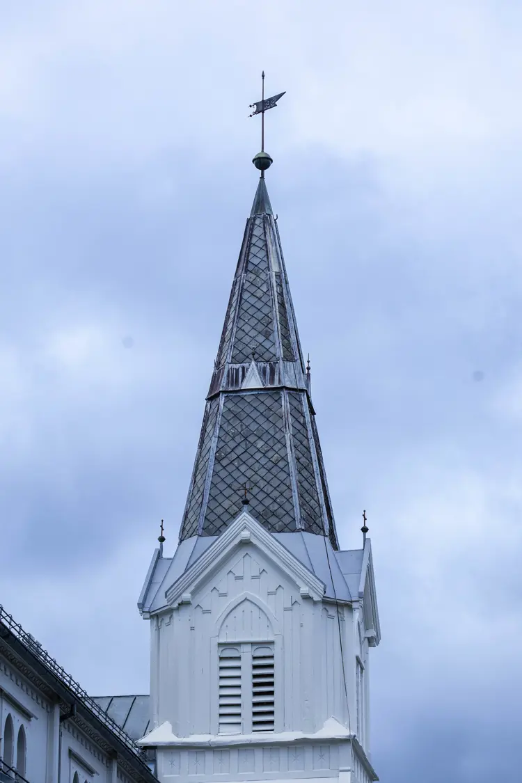 Frydendal-Kirke-Sollie-Bygg-skifer-Risoer-spir